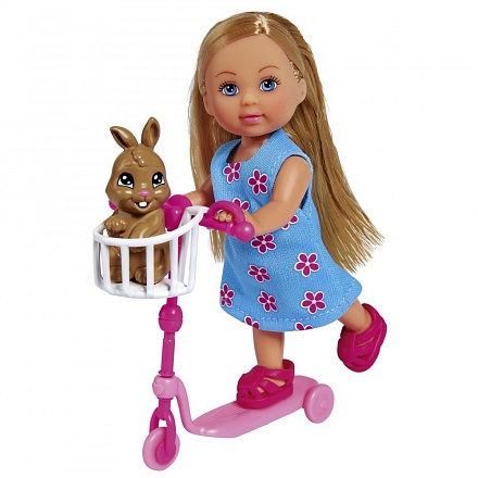 Кукла Еви на самокате с кроликом, 12 см. 